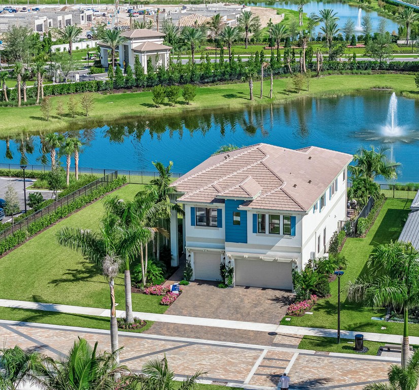 Experience the epitome of luxury living in Palm Beach Gardens' - Beach Home for sale in Palm Beach Gardens, Florida on Beachhouse.com