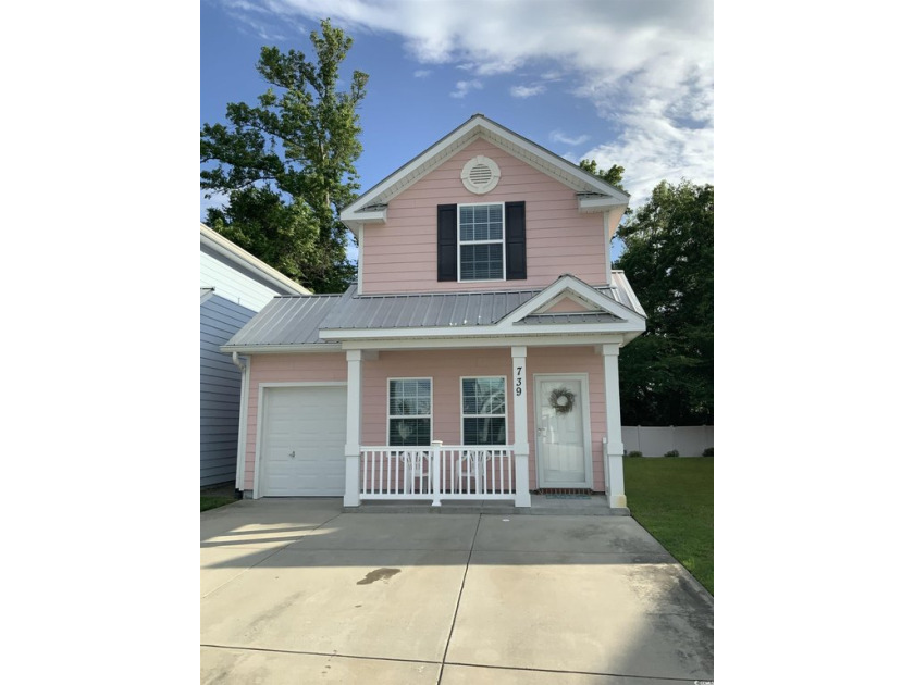 Close to the beach! This is a townhome cottage style condo - Beach Condo for sale in North Myrtle Beach, South Carolina on Beachhouse.com