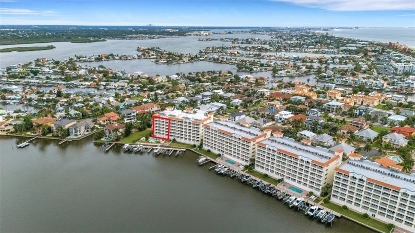 Paradise awaits in this gorgeous corner unit on the 6th floor of - Beach Condo for sale in Redington Shores, Florida on Beachhouse.com