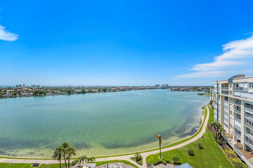 Beautiful  8th floor penthouse corner unit condo with incredible - Beach Condo for sale in South Pasadena, Florida on Beachhouse.com