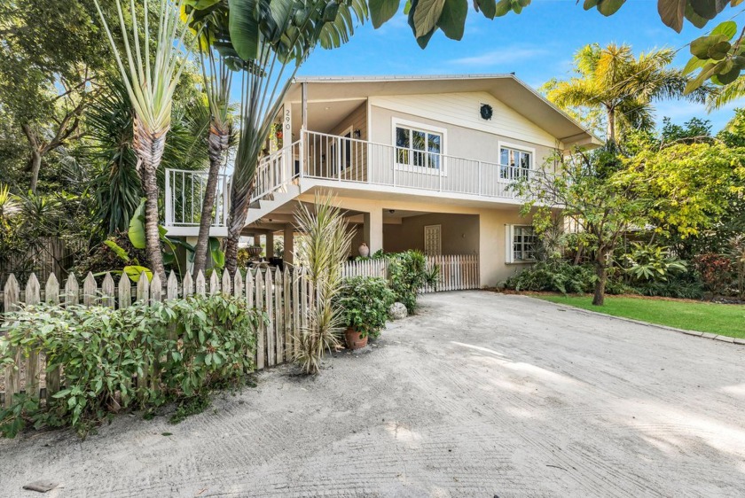 Welcome to your slice of paradise in Islamorada! This stunning - Beach Home for sale in Plantation Key, Florida on Beachhouse.com