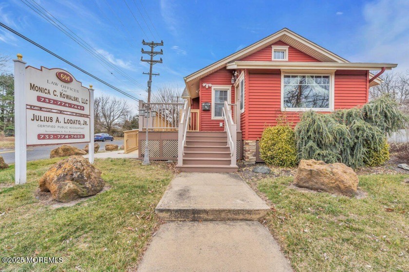 Bungalow currently being used as a commercial office space - Beach Home for sale in Neptune, New Jersey on Beachhouse.com