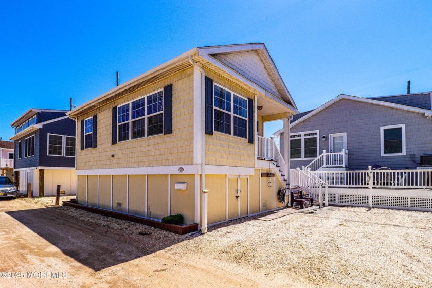 ''Welcome to the beach! This raised ranch features: An open - Beach Home for sale in Lavallette, New Jersey on Beachhouse.com