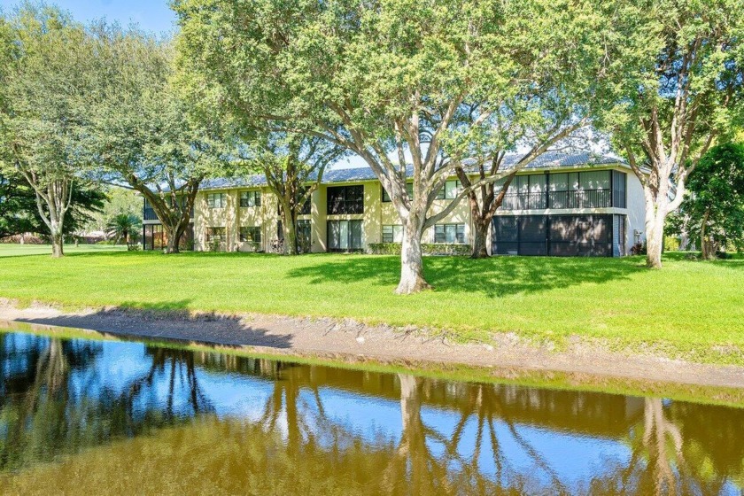 Spectacular opportunity at Hunters Run Country Club. UPDATED 2/2 - Beach Condo for sale in Boynton Beach, Florida on Beachhouse.com