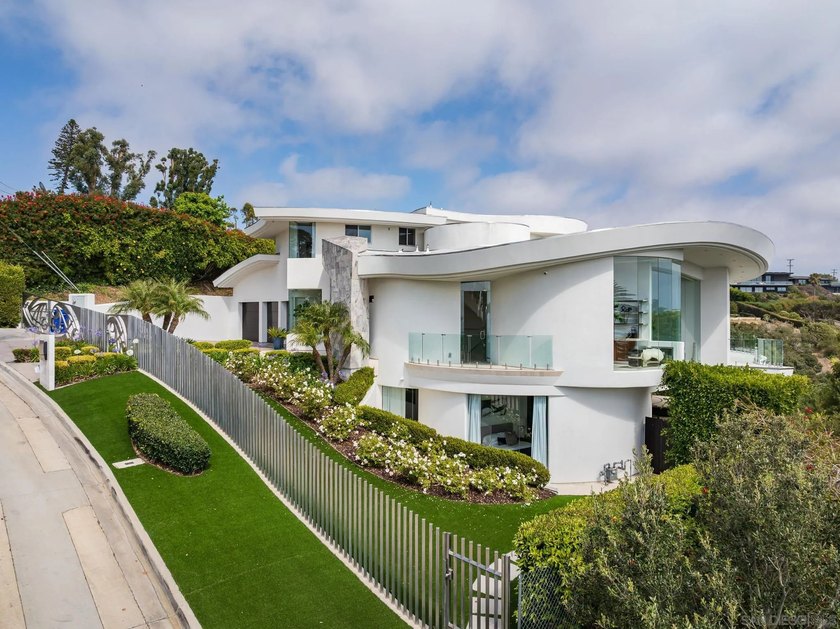 Breathe La Jolla... Immerse yourself in a scenic wonderland of - Beach Home for sale in La Jolla, California on Beachhouse.com