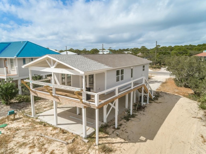 LIKE NEW HOUSE ON 2ND TIER GULF VIEW LOT! Just renovated older - Beach Home for sale in St. George Island, Florida on Beachhouse.com