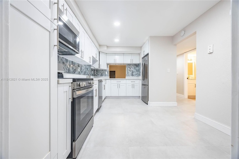 Welcome to this stunning and spacious 3-bedroom, 2.5-bathroom - Beach Townhome/Townhouse for sale in Lauderhill, Florida on Beachhouse.com