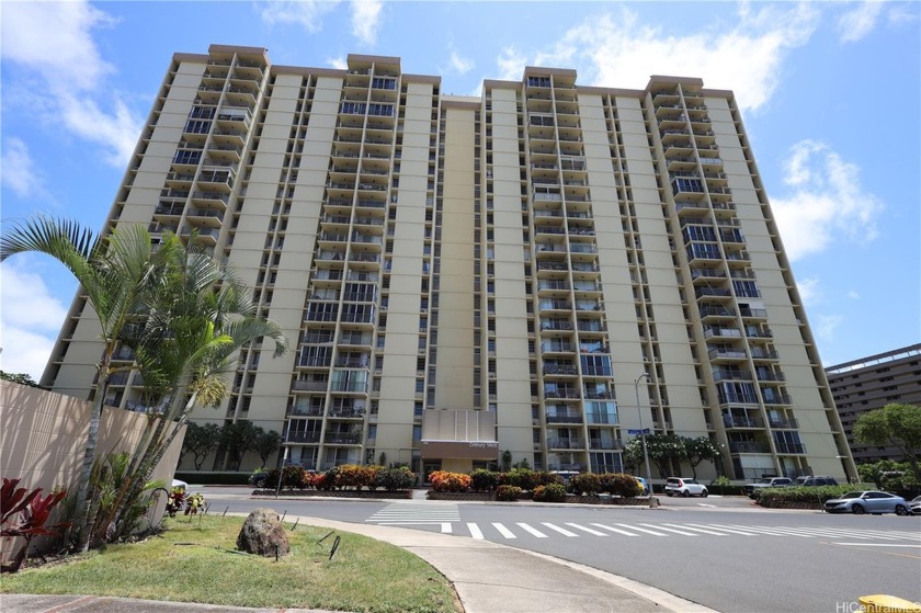 Move-in ready, well-maintained, corner unit in Century West - Beach Condo for sale in Honolulu, Hawaii on Beachhouse.com