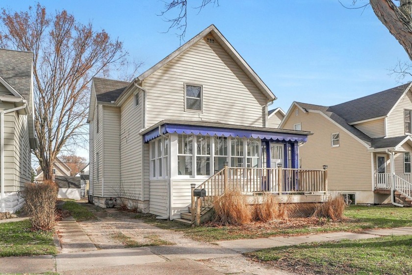 Charming 5-Bedroom Historical Home in Downtown St. Joseph! - Beach Home for sale in Saint Joseph, Michigan on Beachhouse.com