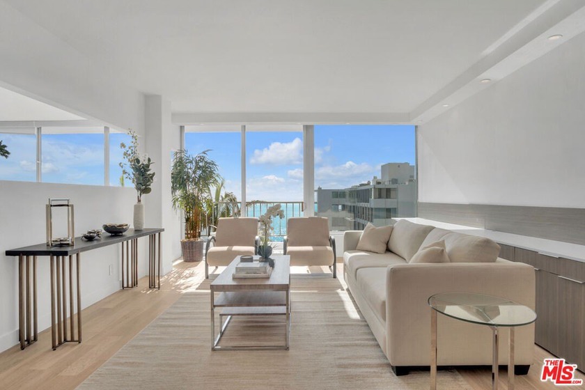 Experience luxurious coastal living in this modern 1-bedroom - Beach Condo for sale in Pacific Palisades, California on Beachhouse.com