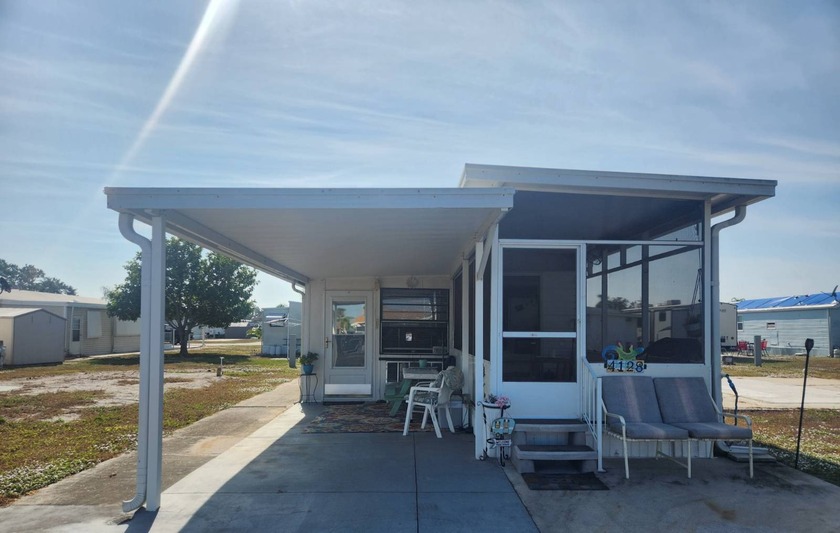 TWO BEDROOM, TWO FULL BATHS, NATURE PARK, FISHING AND KAYAKING - Beach Home for sale in Ruskin, Florida on Beachhouse.com