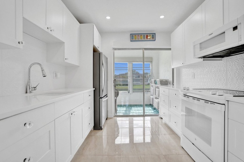 Fully renovated in 2023, this pristine 1-bedroom, 1.5-bath condo - Beach Condo for sale in Delray Beach, Florida on Beachhouse.com
