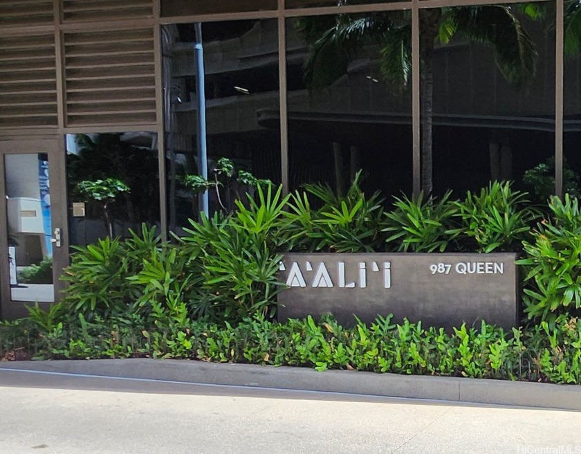 Enjoy luxury living in this 2 bedroom, 2 bath unit in the - Beach Condo for sale in Honolulu, Hawaii on Beachhouse.com