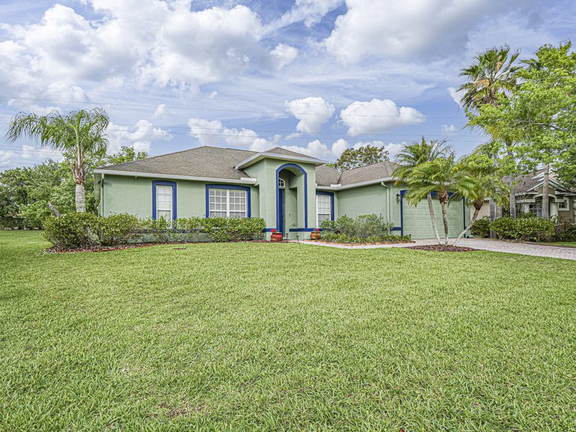 This custom 4-bedroom, 2-bath home in the gated Oaks of Vero - Beach Home for sale in Vero Beach, Florida on Beachhouse.com