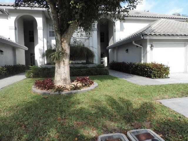 Second floor unit with beautiful golf course views. Many - Beach Condo for sale in Boynton Beach, Florida on Beachhouse.com