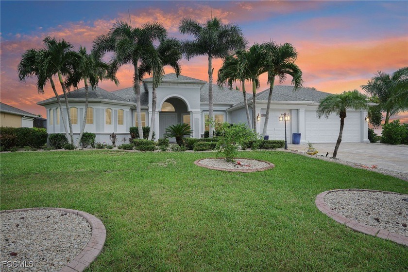 Golf, Lakefront & Luxury Living in Cape Royal Welcome to Cape - Beach Home for sale in Cape Coral, Florida on Beachhouse.com