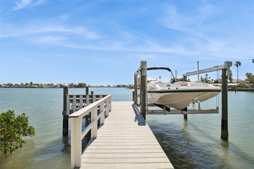 Under contract-accepting backup offers. Your Waterfront Dream - Beach Home for sale in Redington Beach, Florida on Beachhouse.com