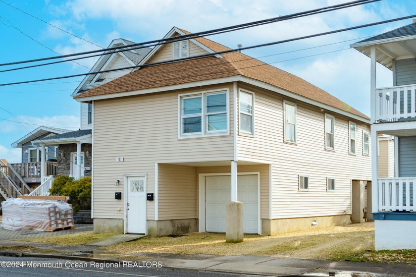 Prime multi family opportunity in Manasquan Beach!  Live in one - Beach Townhome/Townhouse for sale in Manasquan, New Jersey on Beachhouse.com