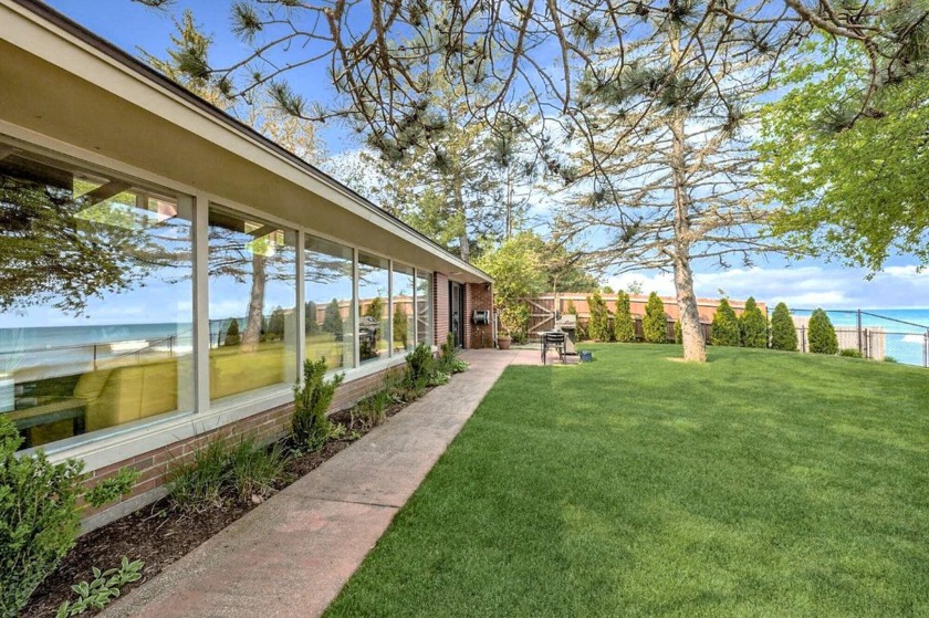 Timeless mid-century modern..with private Lake Michigan beach - Beach Home for sale in New Buffalo, Michigan on Beachhouse.com