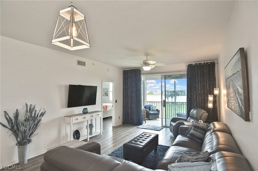 Motivated Seller, bring offers! Welcome to this beautiful - Beach Condo for sale in Fort Myers, Florida on Beachhouse.com