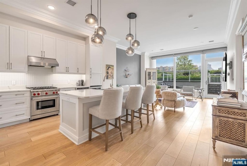 Welcome to this rare, two-story townhouse at The Glass House in - Beach Home for sale in Edgewater, New Jersey on Beachhouse.com