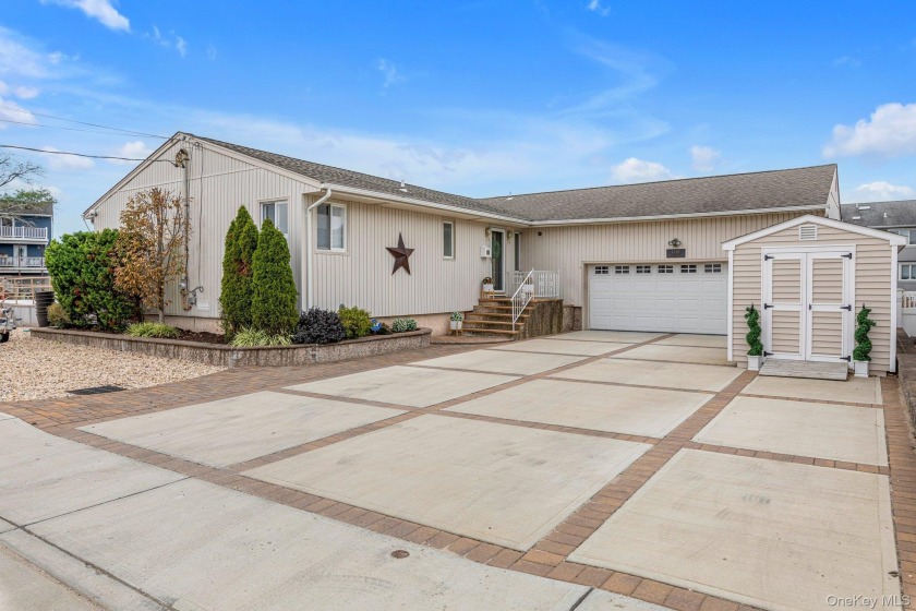 Fabulous Waterfront 3 Bed, 1.5 Bath Ranch In Baldwin Harbor For - Beach Home for sale in Baldwin Harbor, New York on Beachhouse.com