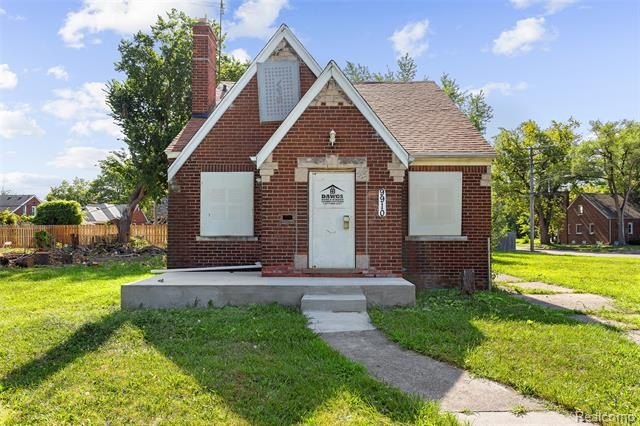 LOOKING FOR A MOVE-IN READY BRICK BUNGALOW IN THE OUTER - Beach Home for sale in Detroit, Michigan on Beachhouse.com