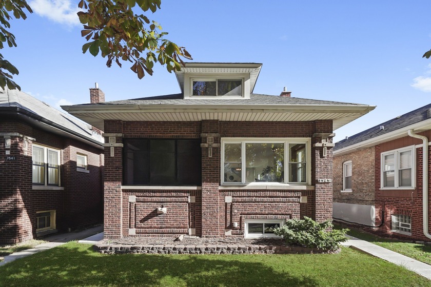 Welcome to 7545, a beautifully updated South Shore brick - Beach Home for sale in Chicago, Illinois on Beachhouse.com