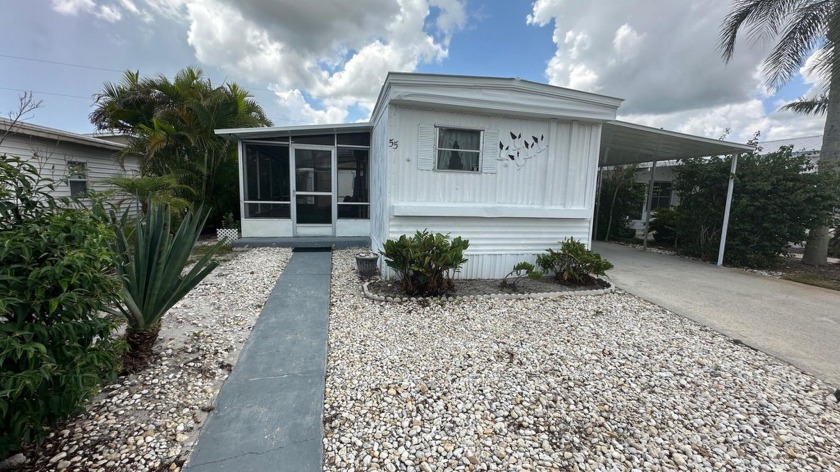 AFFORDABLE LIVING IN PARADISE! 2 Bedr/ 1 Bath Singlewide in Sea - Beach Home for sale in Hobe Sound, Florida on Beachhouse.com