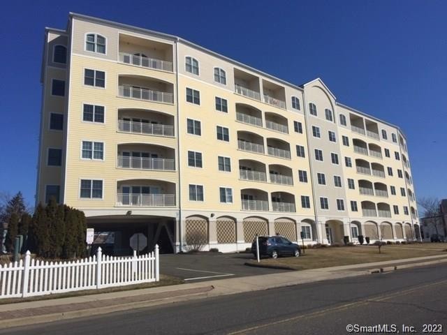 MOST Desirable End Unit in Direct Waterfront Complex - views - Beach Condo for sale in West Haven, Connecticut on Beachhouse.com