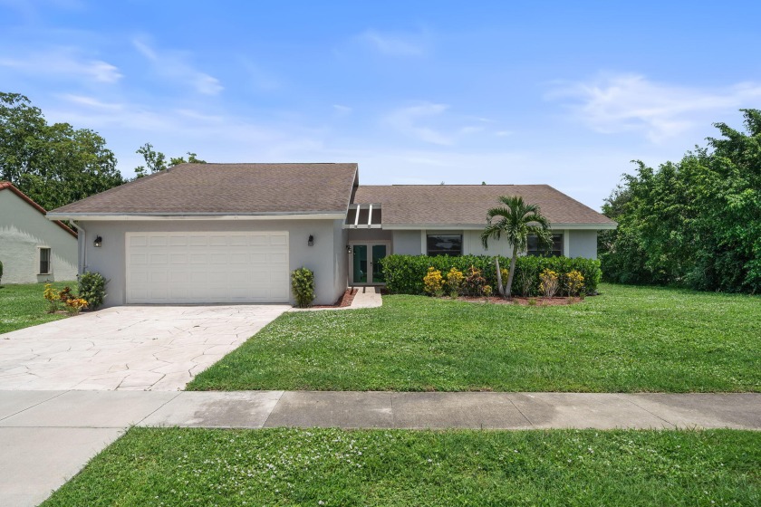 Discover modern elegance in this beautifully renovated 3-bedroom - Beach Home for sale in Wellington, Florida on Beachhouse.com