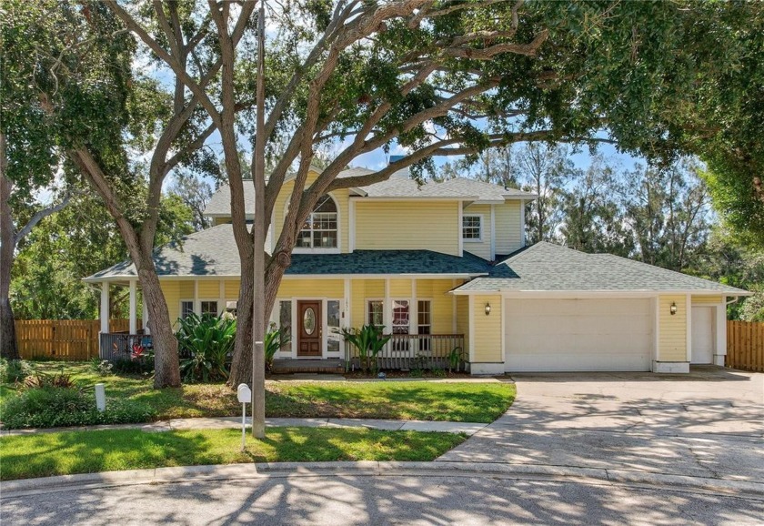 STUNNING 4-BED, 3-BATH POOL HOME ON A PRIVATE CUL-DE-SAC - Beach Home for sale in Clearwater, Florida on Beachhouse.com