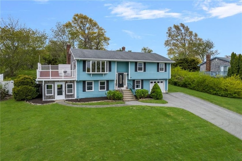 Welcome to 23 Algonquin Dr, Middletown - a spacious raised ranch - Beach Home for sale in Middletown, Rhode Island on Beachhouse.com