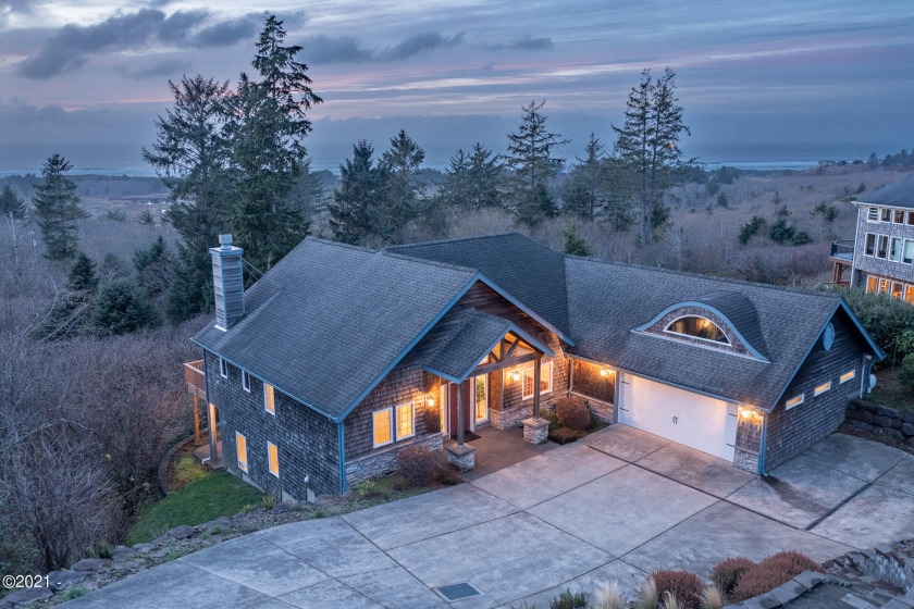 Amazing views of the Pacific Ocean from this Beautiful Custom - Beach Home for sale in Neskowin, Oregon on Beachhouse.com