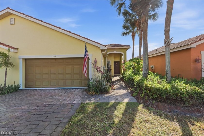 Beautiful 2 Bedroom + Den / 2 Bathroom townhouse located in the - Beach Townhome/Townhouse for sale in Lehigh Acres, Florida on Beachhouse.com