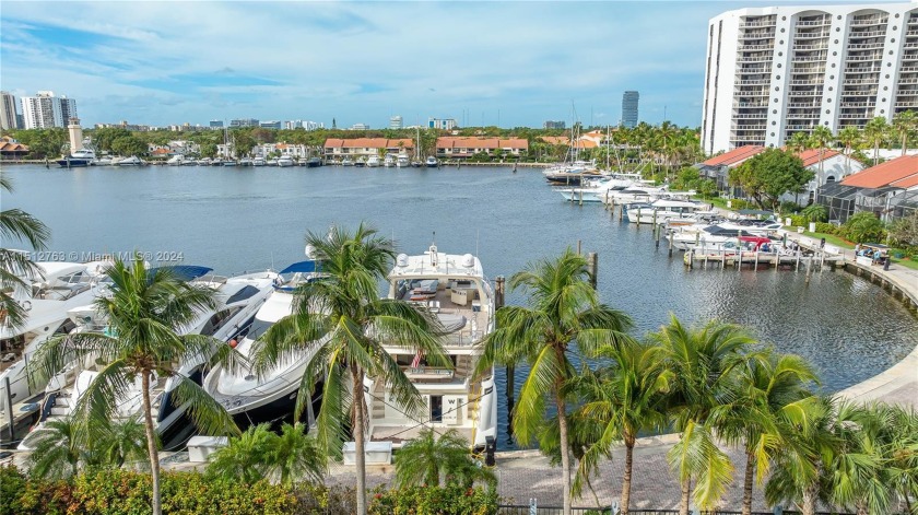 Exceptional opportunity to own a rarely listed 100x25 ft slip in - Beach Lot for sale in Aventura, Florida on Beachhouse.com