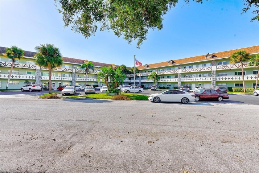 Under contract-accepting backup offers. **Bright and Spacious - Beach Condo for sale in Clearwater, Florida on Beachhouse.com