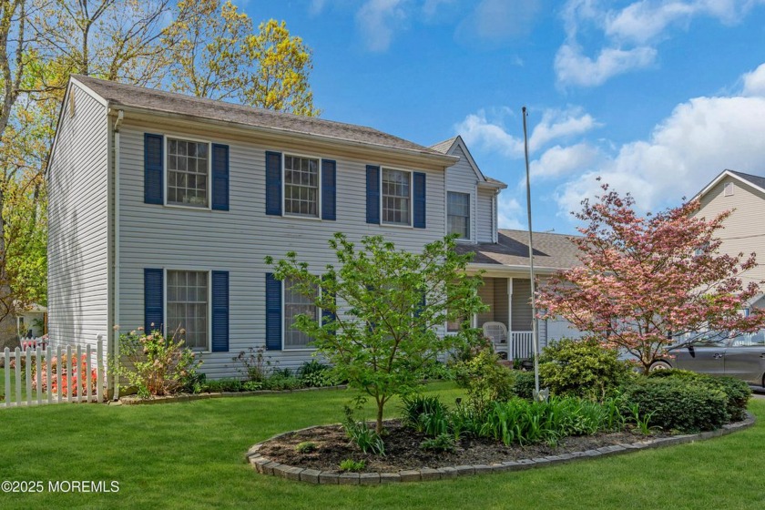 Nice size family home nestled in a convenient central location - Beach Home for sale in Bayville, New Jersey on Beachhouse.com