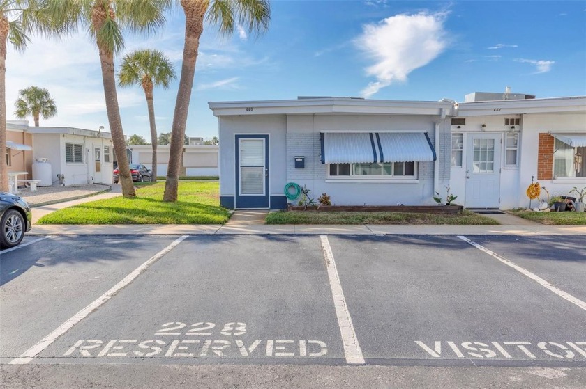 One or more photo(s) has been virtually staged. Charming - Beach Home for sale in Largo, Florida on Beachhouse.com