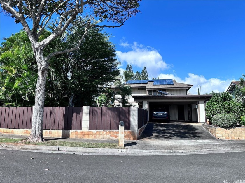 Rare Opportunity in Mililani Town - Spacious 5-Bedroom Home with - Beach Home for sale in Mililani, Hawaii on Beachhouse.com