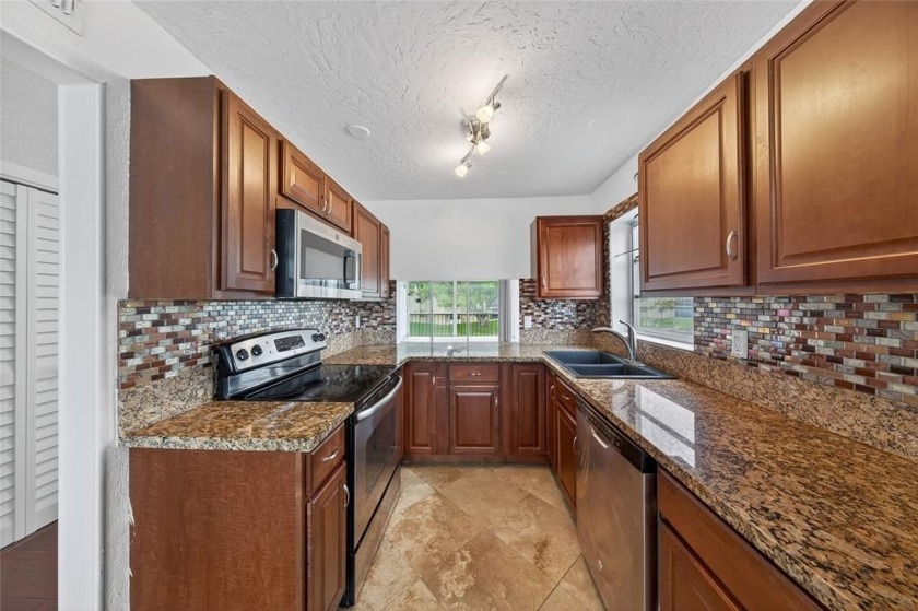 50 YEAR INSPECTON DONE AND APPROVED! Move-in ready renovated - Beach Condo for sale in Tamarac, Florida on Beachhouse.com