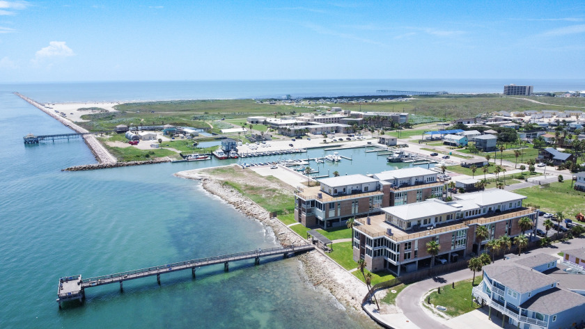 HEATED Community Pool, Private Fishing Pier! Fabulous - Beach Vacation Rentals in Port Aransas, Texas on Beachhouse.com