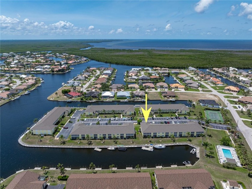 END-UNIT CONDO IN PGI W/UPDATED INTERIOR & DIRECT SAILBOAT - Beach Condo for sale in Punta Gorda, Florida on Beachhouse.com