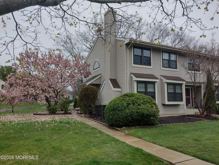 WELCOME HOME - Located in the desirable Saratoga complex in - Beach Condo for sale in Toms River, New Jersey on Beachhouse.com