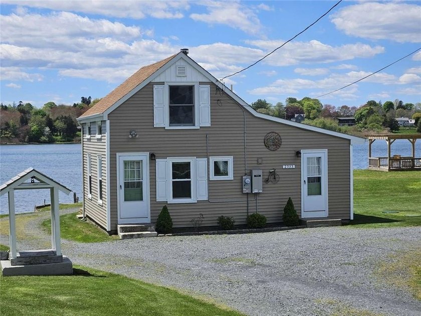 A rear opportunity to own a 1-2 bedroom, 1 bath home on a 10,400 - Beach Home for sale in Tiverton, Rhode Island on Beachhouse.com