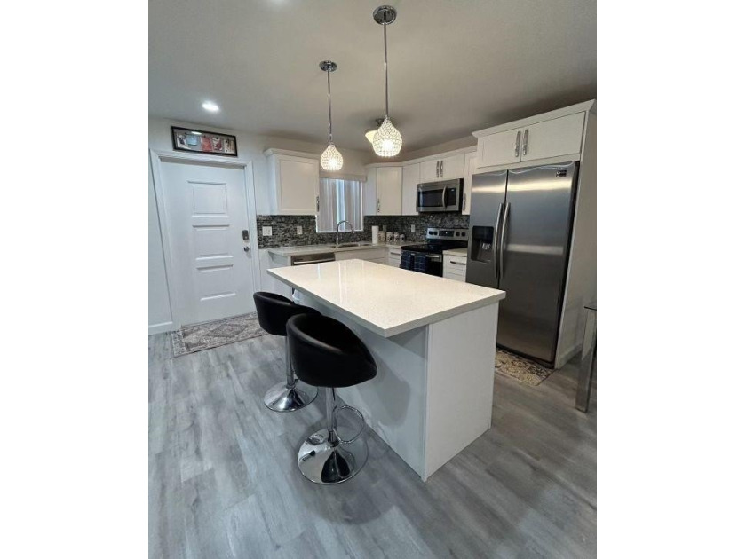 Beautifully renovated 1 bed, 1 bath in East Hollywood, just - Beach Condo for sale in Hollywood, Florida on Beachhouse.com