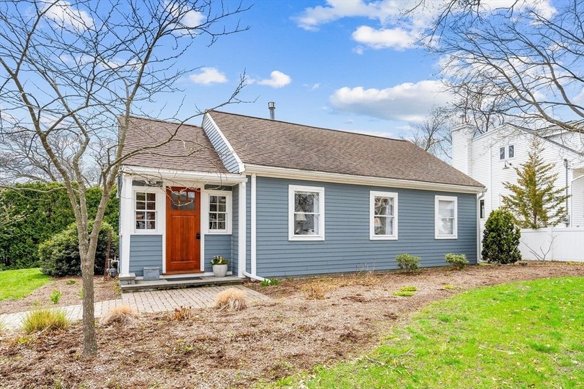 Charming and thoughtfully designed, 11 Norman Ave in Newburyport - Beach Home for sale in Newburyport, Massachusetts on Beachhouse.com