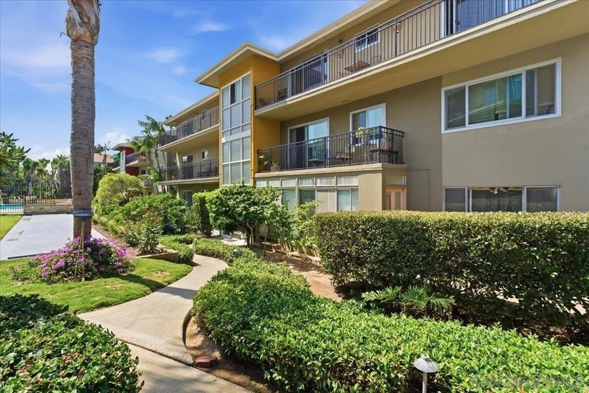 Embrace coastal living with this fantastic opportunity to live - Beach Condo for sale in La Jolla, California on Beachhouse.com