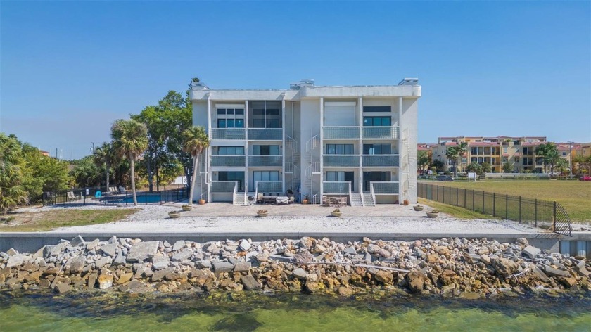 Looking for a Tampabay waterfront Condo with endless views? - Beach Condo for sale in Apollo Beach, Florida on Beachhouse.com