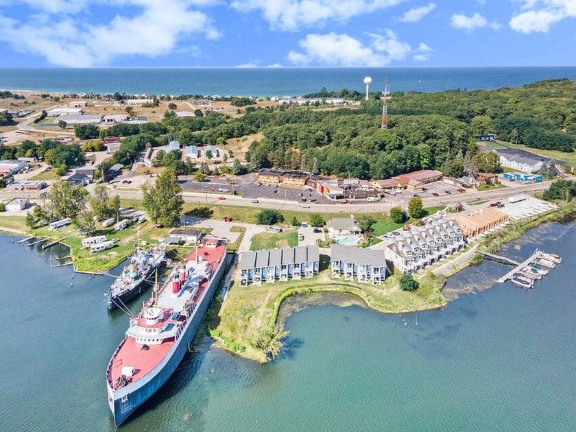End unit Waterfront Townhouse with a 20' boat slip and an - Beach Condo for sale in Manistee, Michigan on Beachhouse.com